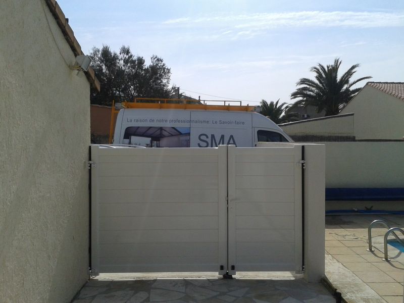 Portail alu lames larges sur Istres